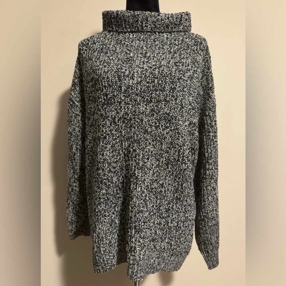 NWT American Rag Black and White Knit Funnel Neck Pullover size large